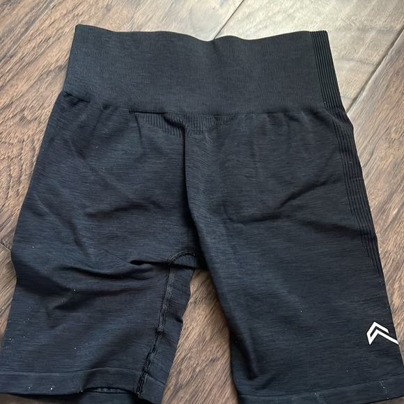 Oner Active Biker Shorts (Longer Version) - Picture 2 of 2